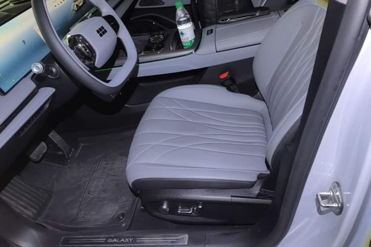 Used Geely Galaxy E8 2025 700 km Long-Range Intelligent Driving Version Left Front Seat