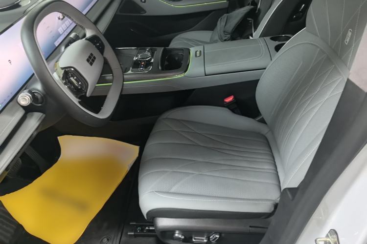 Used Geely Galaxy E8 2025 700 km Long-Range Intelligent Driving Version Left Front Seat