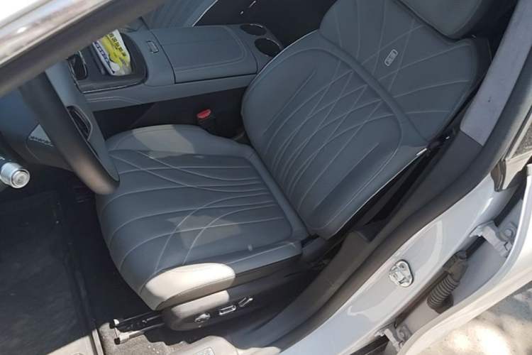Used Geely Galaxy E8 2025 700 km Long-Range Intelligent Driving Version Left Front Seat