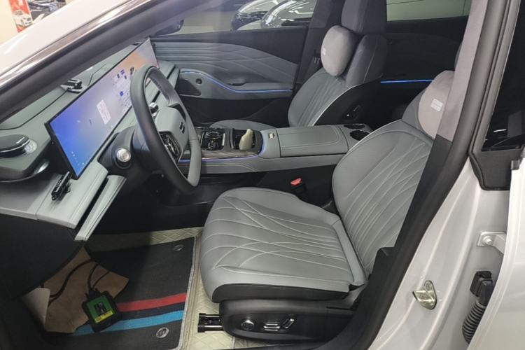 Used Geely Galaxy E8 2025 700 km Long-Range Intelligent Driving Version Left Front Seat