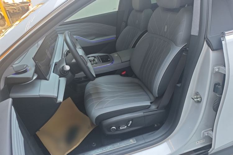 Used Geely Galaxy E8 2025 700 km Long-Range Intelligent Driving Version Left Front Seat
