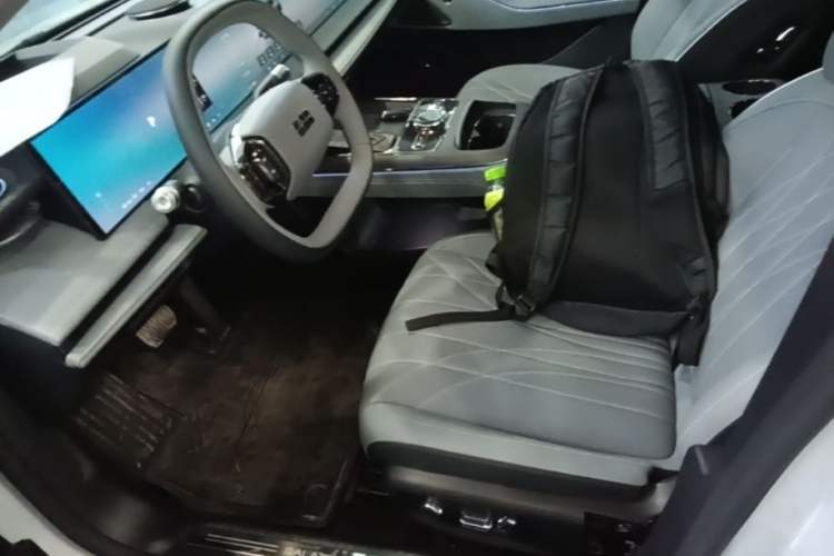 Used Geely Galaxy E8 2025 700 km Long-Range Intelligent Driving Version Left Front Seat