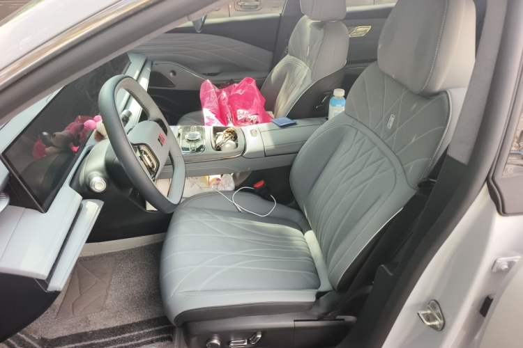 Used Geely Galaxy E8 2025 700 km Long-Range Intelligent Driving Version Left Front Seat
