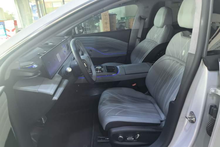 Used Geely Galaxy E8 2025 700 km Long-Range Intelligent Driving Version Left Front Seat