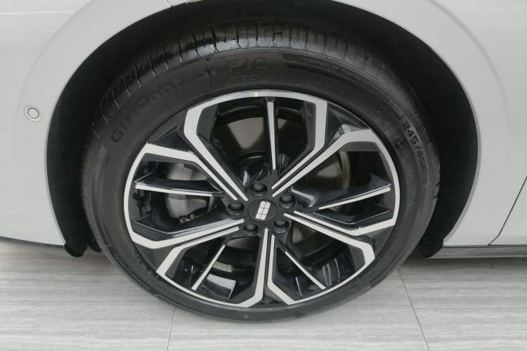 Used Geely Galaxy E8 2025 575 km Exploration Intelligent Driving Edition Left Front Wheel Hub