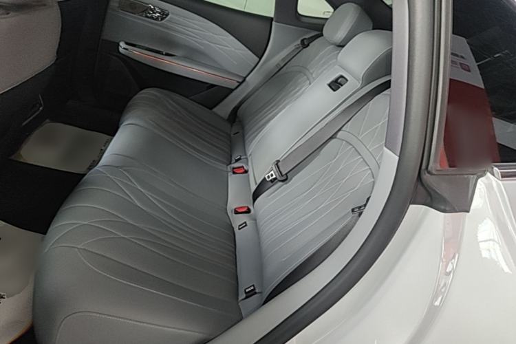Used Geely Galaxy E8 2025 700 km Long-Range Intelligent Driving Version Left Rear Seat