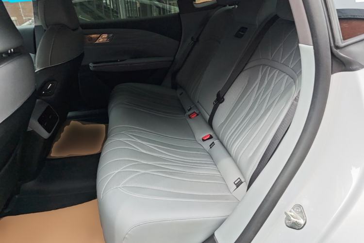 Used Geely Galaxy E8 2025 700 km Long-Range Intelligent Driving Version Left Rear Seat