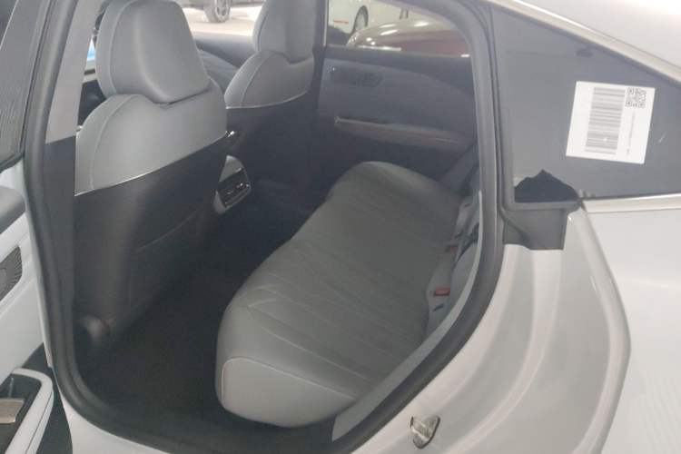 Used Geely Galaxy E8 2025 700 km Long-Range Intelligent Driving Version Left Rear Seat