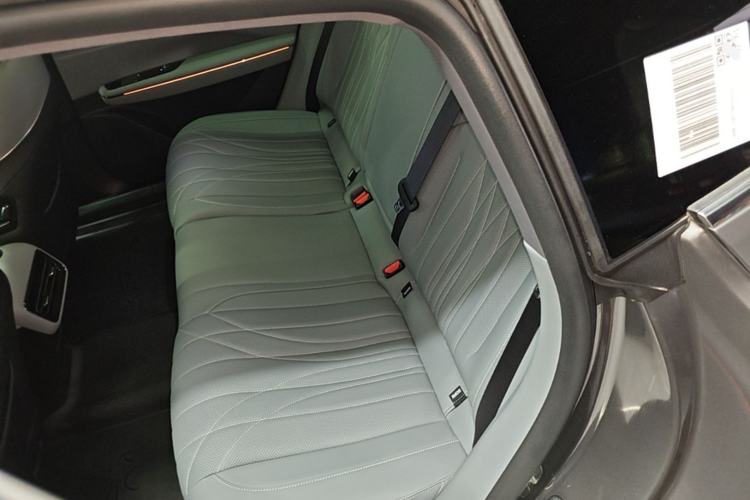 Used Geely Galaxy E8 2025 700 km Long-Range Intelligent Driving Version Left Rear Seat
