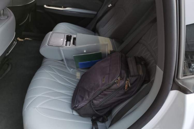 Used Geely Galaxy E8 2025 700 km Long-Range Intelligent Driving Version Left Rear Seat