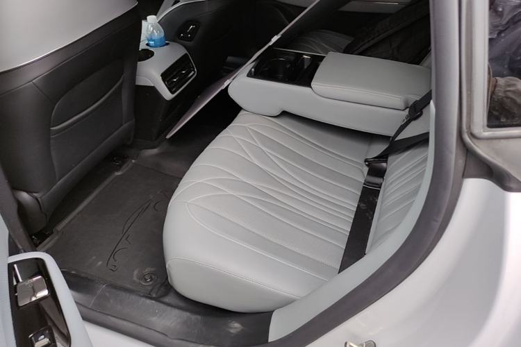 Used Geely Galaxy E8 2025 700 km Long-Range Intelligent Driving Version Left Rear Seat