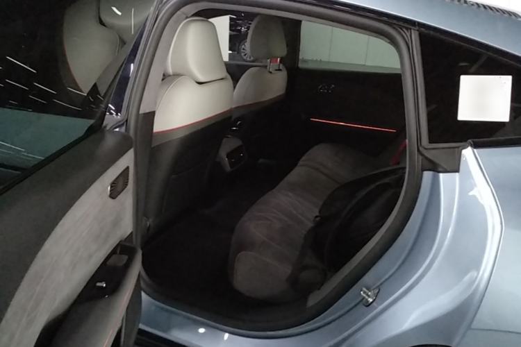 Used Geely Galaxy E8 2025 620 km All-Wheel Drive Starship LiDAR-Enabled Intelligent Driving Version Left Rear Seat