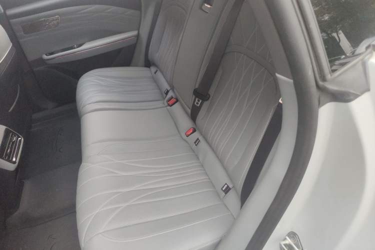 Used Geely Galaxy E8 2025 700 km Long-Range Intelligent Driving Version Left Rear Seat