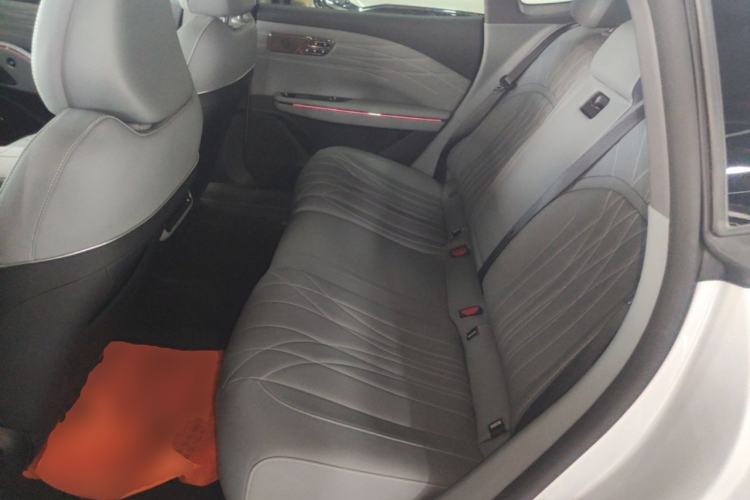 Used Geely Galaxy E8 2025 700 km Long-Range Intelligent Driving Version Left Rear Seat