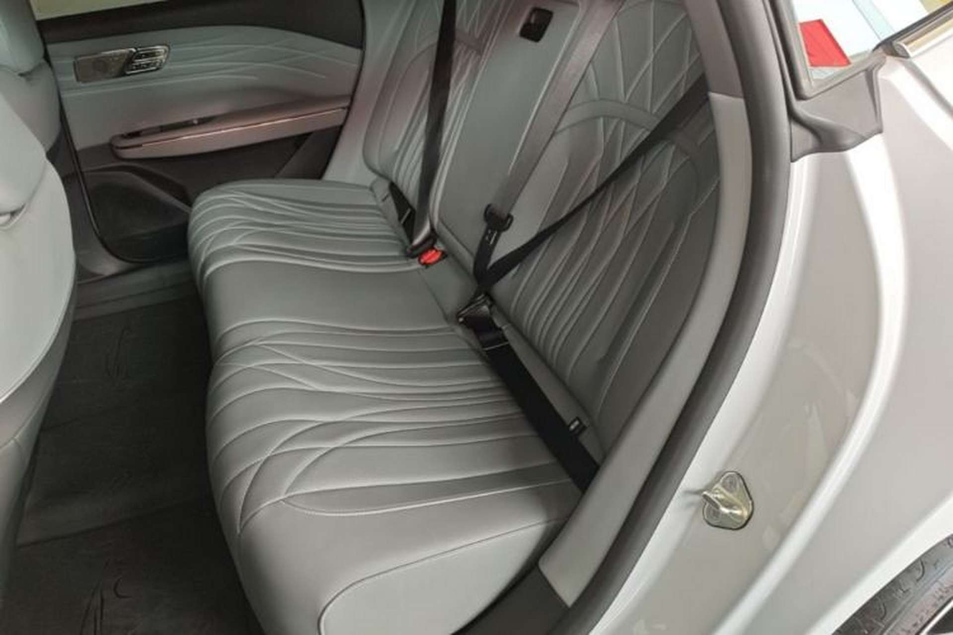 Used Geely Galaxy E8 2025 700 km Long-Range Intelligent Driving Version Left Rear Seat
