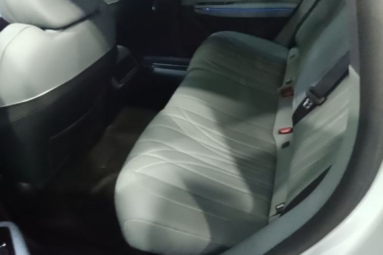 Used Geely Galaxy E8 2025 700 km Long-Range Intelligent Driving Version Left Rear Seat