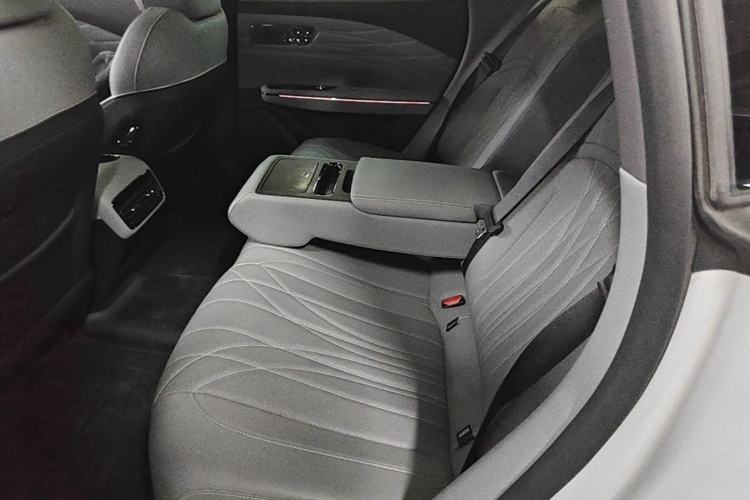 Used Geely Galaxy E8 2025 700 km Long-Range Intelligent Driving Version Left Rear Seat
