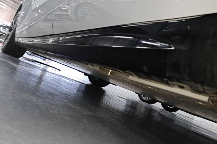 Used Geely Galaxy E8 2025 700 km Long-Range Intelligent Driving Version Left Side Sill