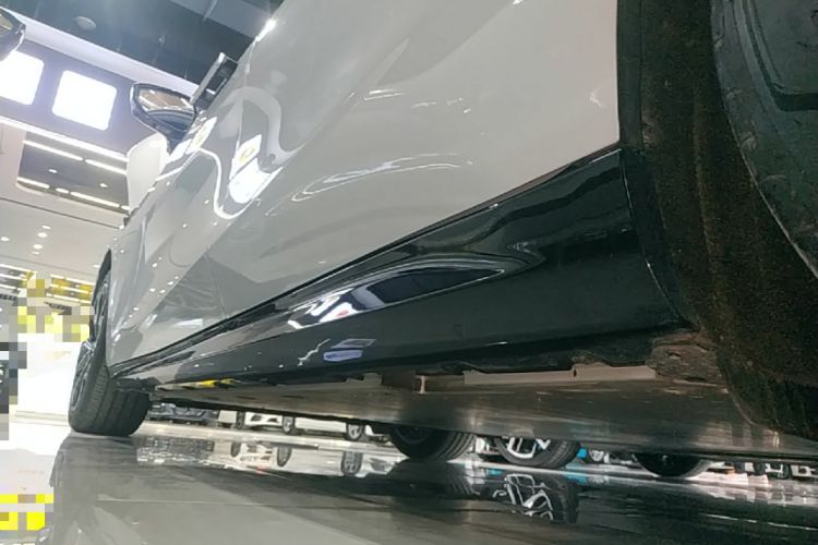 Used Geely Galaxy E8 2025 700 km Long-Range Intelligent Driving Version Left Side Sill