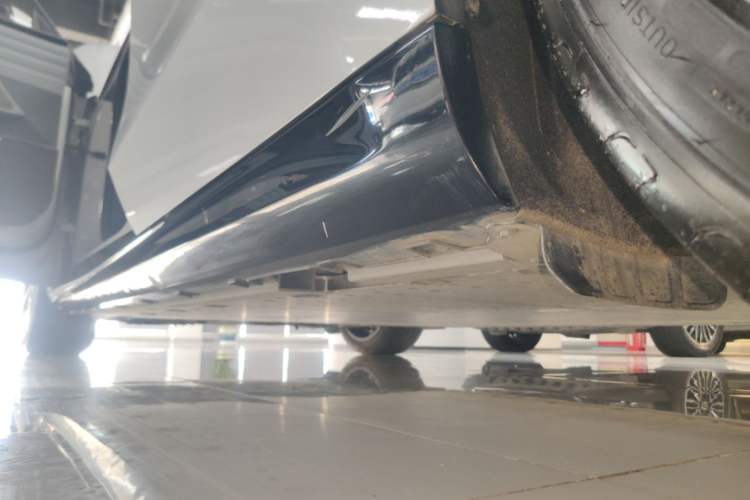 Used Geely Galaxy E8 2025 700 km Long-Range Intelligent Driving Version Left Side Sill