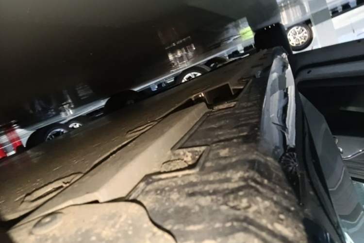 Used Geely Galaxy E8 2025 700 km Long-Range Intelligent Driving Version Left Side Sill