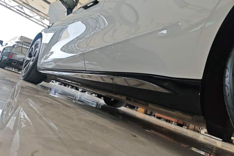 Used Geely Galaxy E8 2025 700 km Long-Range Intelligent Driving Version Left Side Sill