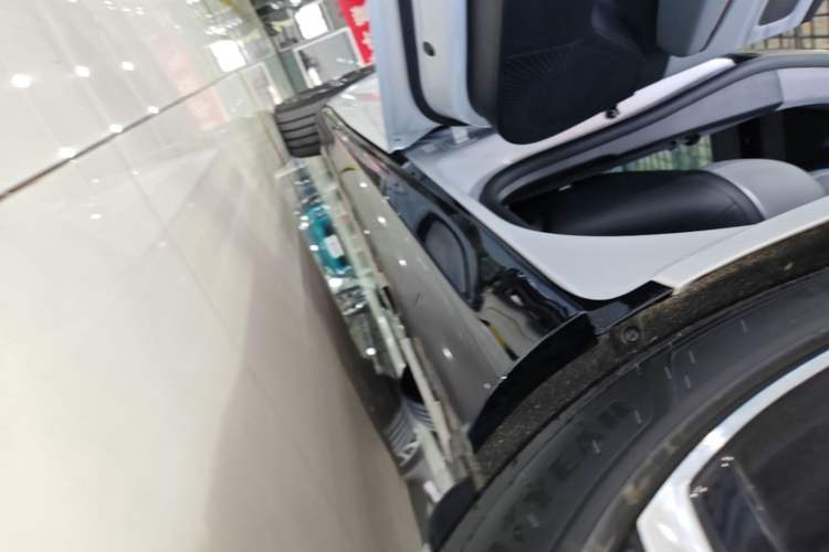 Used Geely Galaxy E8 2025 700 km Long-Range Intelligent Driving Version Left Side Sill