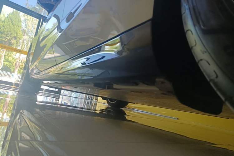 Used Geely Galaxy E8 2025 700 km Long-Range Intelligent Driving Version Left Side Sill