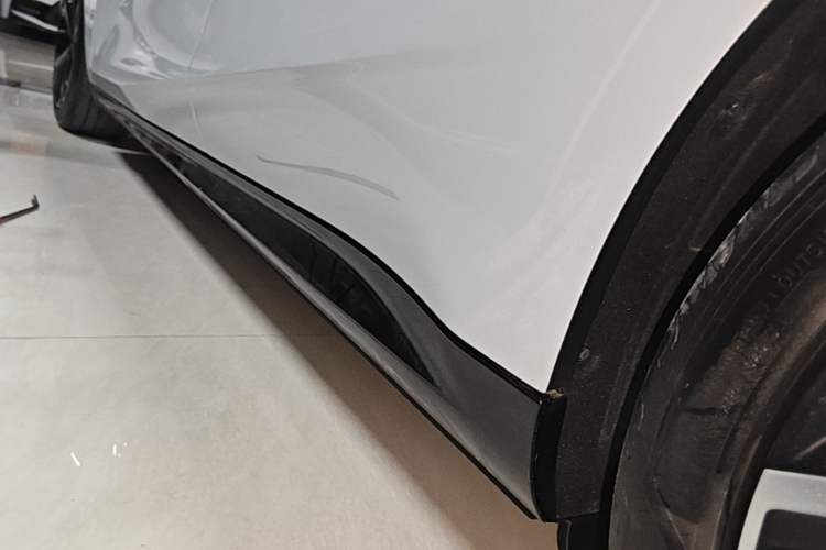 Used Geely Galaxy E8 2025 700 km Long-Range Intelligent Driving Version Left Side Sill