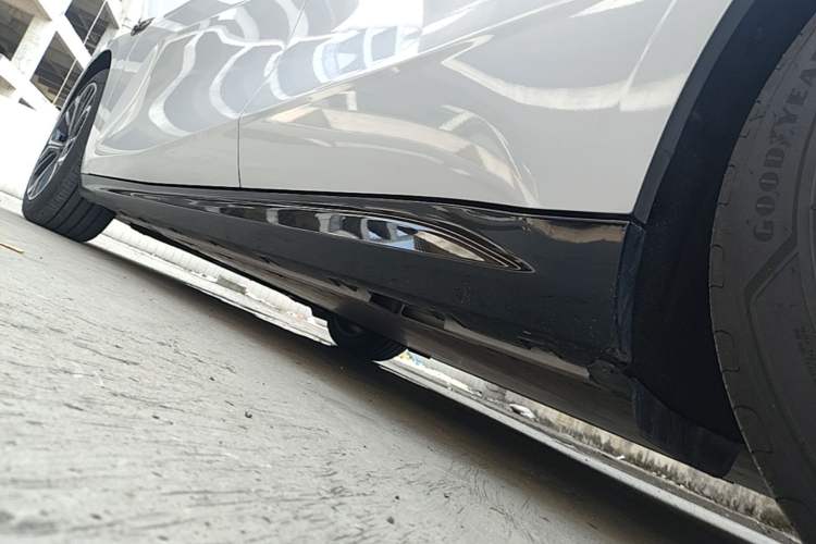 Used Geely Galaxy E8 2025 700 km Long-Range Intelligent Driving Version Left Side Sill