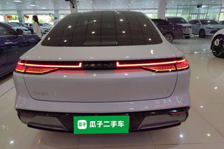 Used Geely Galaxy E8 2025 700 km Long-Range Intelligent Driving Version Rear