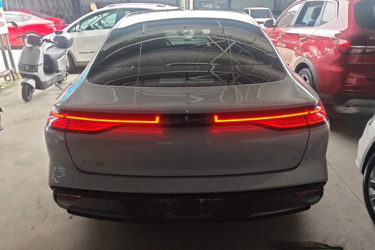 Used Geely Galaxy E8 2025 700 km Long-Range Intelligent Driving Version Rear