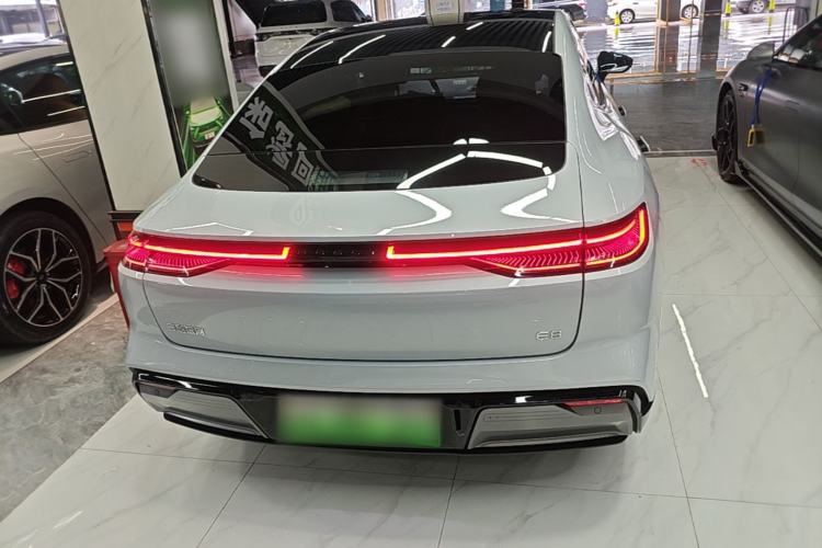 Used Geely Galaxy E8 2025 700 km Long-Range Intelligent Driving Version Rear