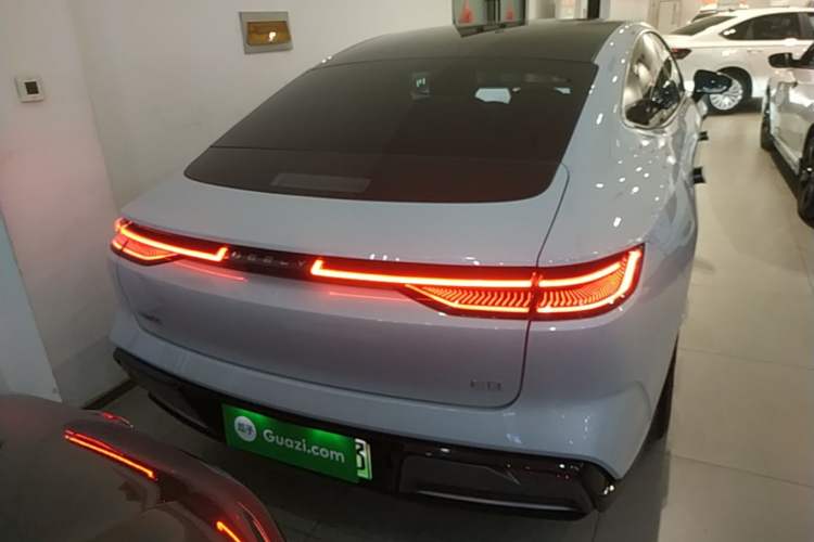 Used Geely Galaxy E8 2025 700 km Long-Range Intelligent Driving Version Rear