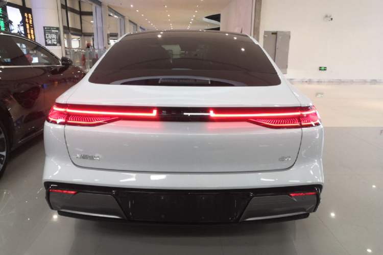 Used Geely Galaxy E8 2025 700 km Long-Range Intelligent Driving Version Rear