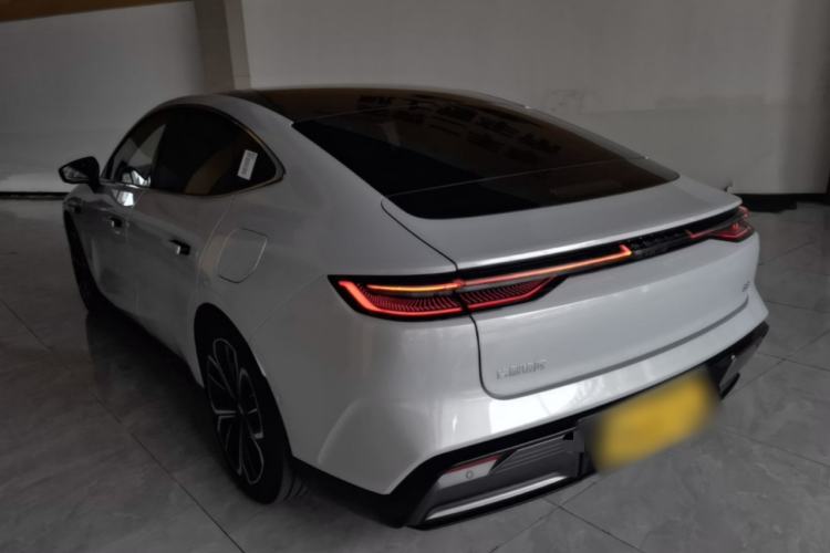 Used Geely Galaxy E8 2025 700 km Long-Range Intelligent Driving Version Rear Left 45 Deg
