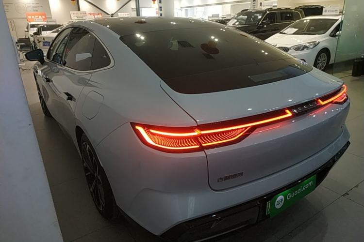 Used Geely Galaxy E8 2025 700 km Long-Range Intelligent Driving Version Rear Left 45 Deg