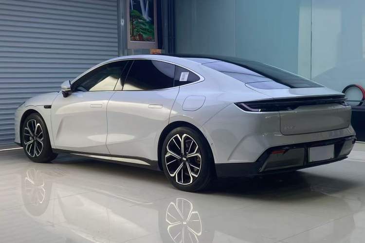 Used Geely Galaxy E8 2025 700 km Long-Range Intelligent Driving Version Rear Left 45 Deg
