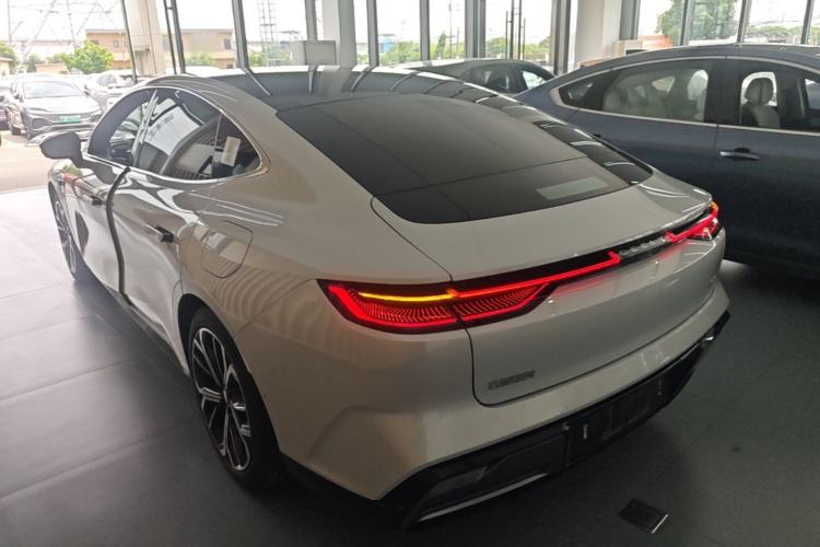 Used Geely Galaxy E8 2025 700 km Long-Range Intelligent Driving Version Rear Left 45 Deg