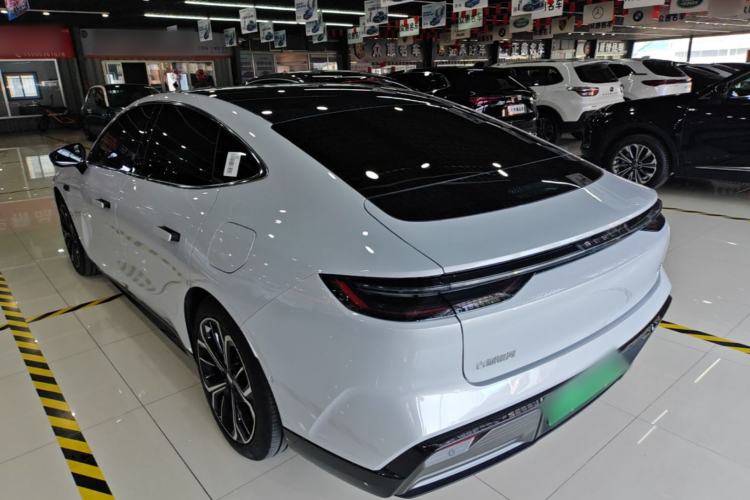 Used Geely Galaxy E8 2025 700 km Long-Range Intelligent Driving Version Rear Left 45 Deg