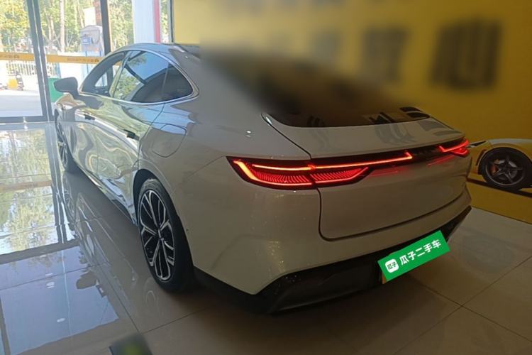Used Geely Galaxy E8 2025 700 km Long-Range Intelligent Driving Version Rear Left 45 Deg