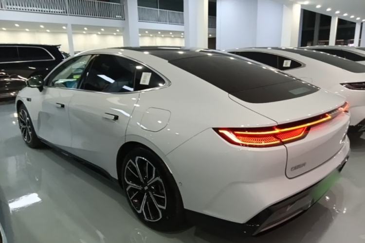 Used Geely Galaxy E8 2025 700 km Long-Range Intelligent Driving Version Rear Left 45 Deg