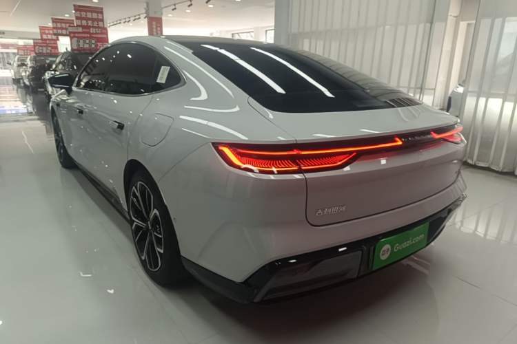 Used Geely Galaxy E8 2025 Model—610km Exploration+ Version Rear Left 45 Deg
