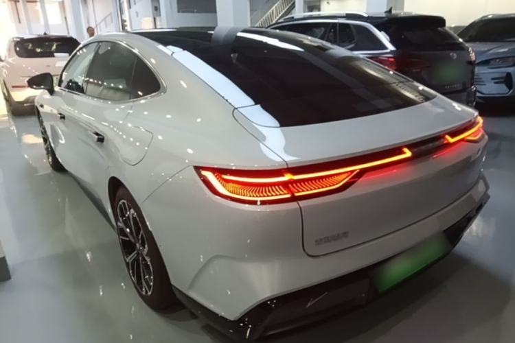 Used Geely Galaxy E8 2025 700 km Long-Range Intelligent Driving Version Rear Left 45 Deg