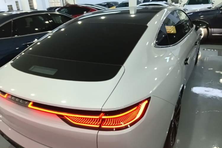 Used Geely Galaxy E8 2025 700 km Long-Range Intelligent Driving Version Rear