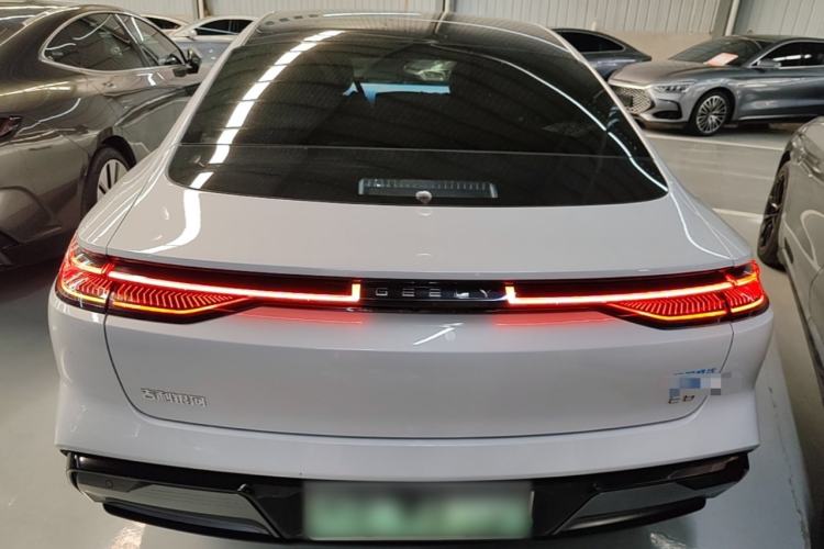 Used Geely Galaxy E8 2025 700 km Long-Range Intelligent Driving Version Rear