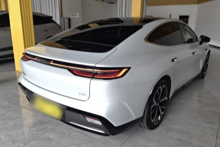 Used Geely Galaxy E8 2025 700 km Long-Range Intelligent Driving Version Rear Right 45 Deg