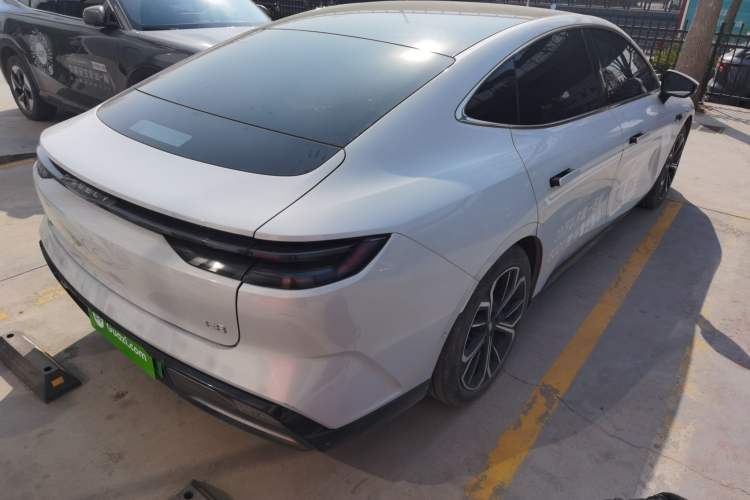 Used Geely Galaxy E8 2025 700 km Long-Range Intelligent Driving Version Rear Right 45 Deg
