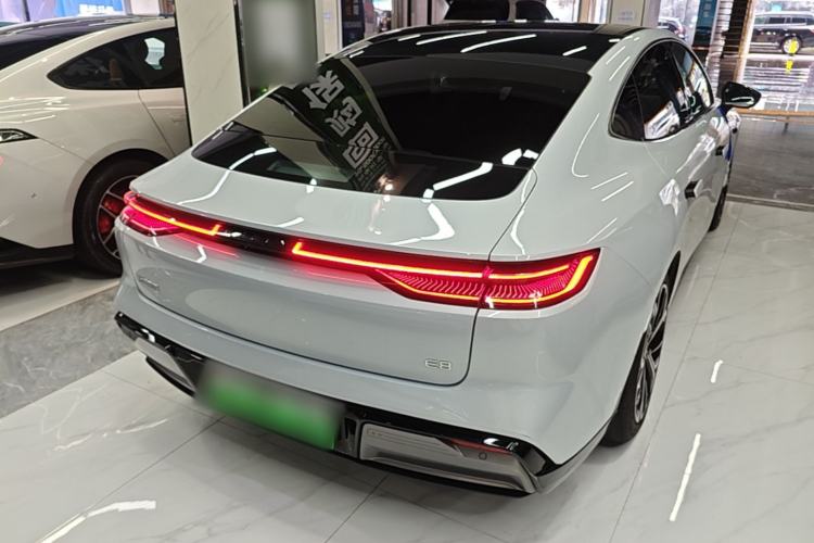 Used Geely Galaxy E8 2025 700 km Long-Range Intelligent Driving Version Rear Right 45 Deg