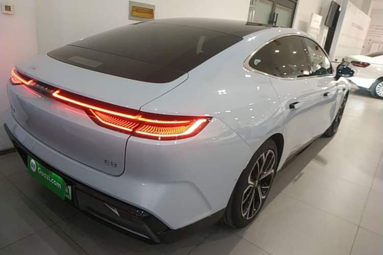 Used Geely Galaxy E8 2025 700 km Long-Range Intelligent Driving Version Rear Right 45 Deg